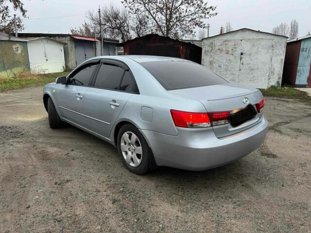 Серый Хендай Соната, объемом двигателя 2 л и пробегом 191 тыс. км за 5950 $, фото 10 на Automoto.ua