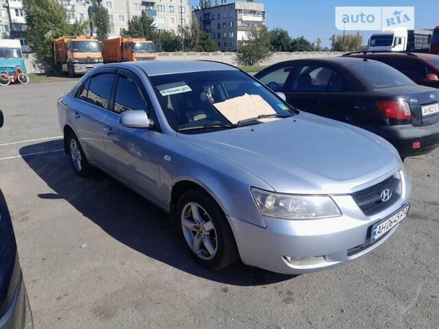 Серый Хендай Соната, объемом двигателя 2.4 л и пробегом 187 тыс. км за 6700 $, фото 7 на Automoto.ua