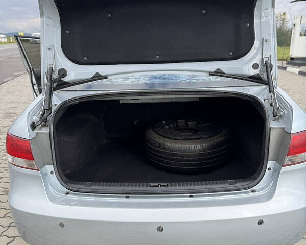 Серый Хендай Соната, объемом двигателя 2.36 л и пробегом 307 тыс. км за 5550 $, фото 33 на Automoto.ua