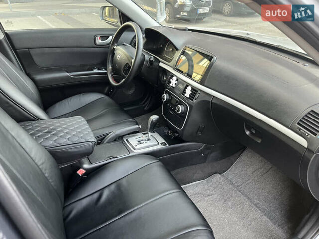 Серый Хендай Соната, объемом двигателя 2 л и пробегом 271 тыс. км за 4250 $, фото 11 на Automoto.ua