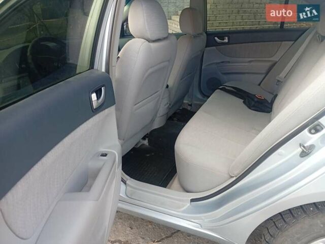 Сірий Хендай Соната, об'ємом двигуна 3.34 л та пробігом 190 тис. км за 5300 $, фото 2 на Automoto.ua