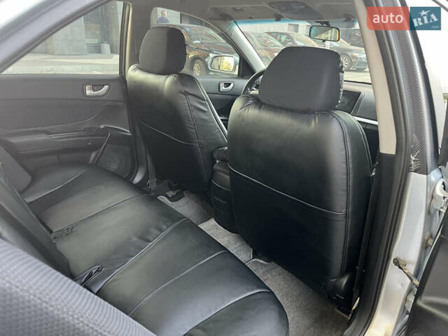 Серый Хендай Соната, объемом двигателя 2 л и пробегом 271 тыс. км за 4250 $, фото 13 на Automoto.ua