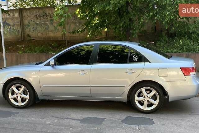 Хендай Соната 2007 в Черновцах на Automoto.ua Серый Хендай Соната, объемом двигателя 2.4 л и пробегом 135 тыс. км за 6000 $, фото 20 на Automoto.ua