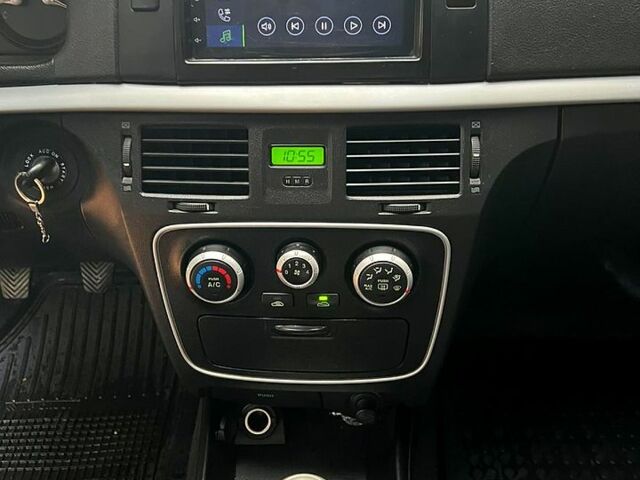 Серый Хендай Соната, объемом двигателя 2 л и пробегом 270 тыс. км за 5100 $, фото 11 на Automoto.ua