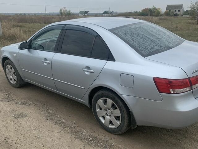 Серый Хендай Соната, объемом двигателя 2 л и пробегом 233 тыс. км за 5200 $, фото 3 на Automoto.ua