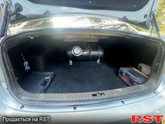 Серый Хендай Соната, объемом двигателя 2 л и пробегом 270 тыс. км за 5100 $, фото 9 на Automoto.ua