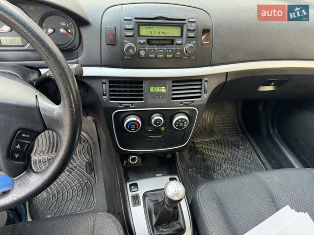 Серый Хендай Соната, объемом двигателя 2 л и пробегом 42 тыс. км за 9999 $, фото 4 на Automoto.ua