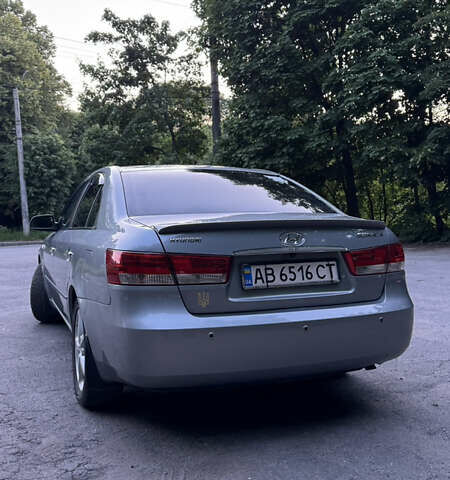 Сірий Хендай Соната, об'ємом двигуна 2.36 л та пробігом 197 тис. км за 6500 $, фото 4 на Automoto.ua