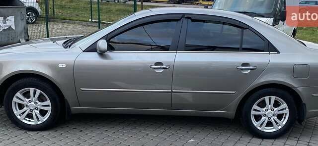 Серый Хендай Соната, объемом двигателя 2 л и пробегом 115 тыс. км за 7800 $, фото 6 на Automoto.ua