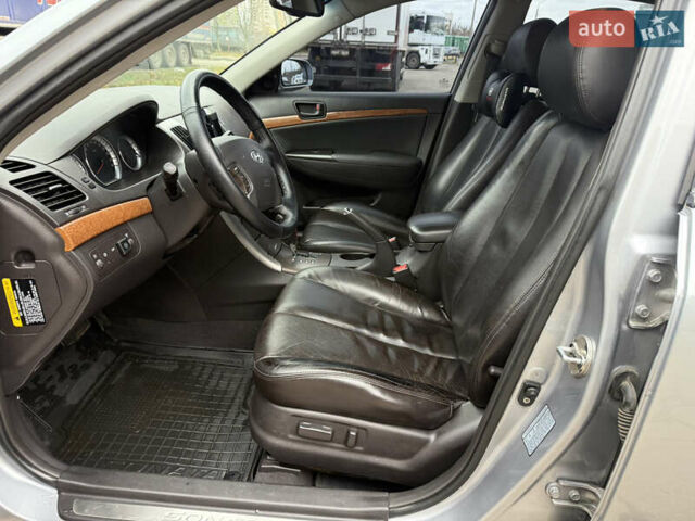 Серый Хендай Соната, объемом двигателя 2.4 л и пробегом 266 тыс. км за 8500 $, фото 15 на Automoto.ua