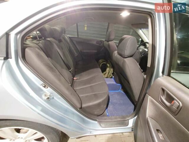 Серый Хендай Соната, объемом двигателя 2 л и пробегом 239 тыс. км за 6400 $, фото 6 на Automoto.ua