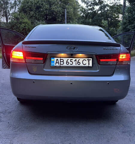 Сірий Хендай Соната, об'ємом двигуна 2.36 л та пробігом 197 тис. км за 6500 $, фото 7 на Automoto.ua