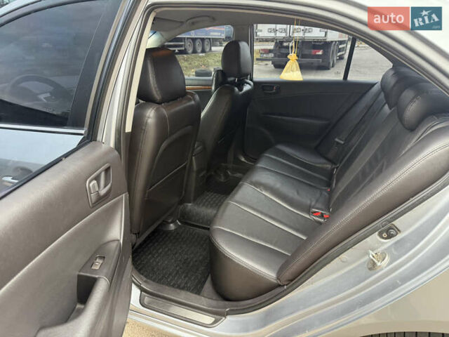 Серый Хендай Соната, объемом двигателя 2.4 л и пробегом 266 тыс. км за 8500 $, фото 24 на Automoto.ua