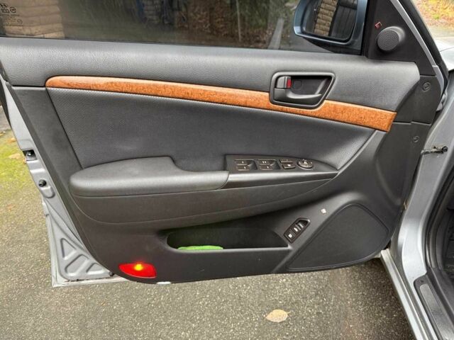 Серый Хендай Соната, объемом двигателя 2.4 л и пробегом 266 тыс. км за 6990 $, фото 10 на Automoto.ua