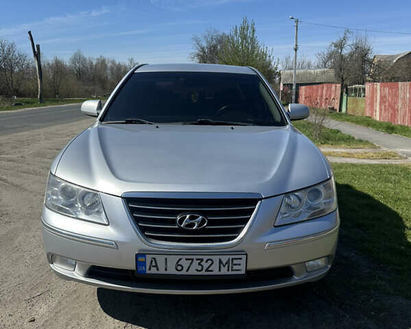 Серый Хендай Соната, объемом двигателя 2 л и пробегом 273 тыс. км за 6300 $, фото 3 на Automoto.ua