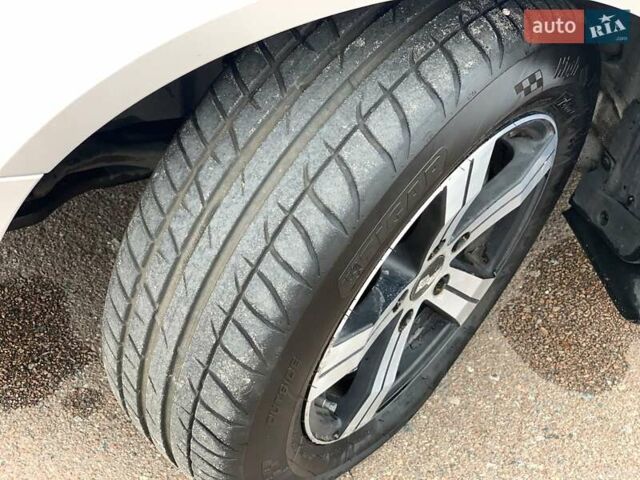 Хендай Соната 2008 в Киеве на Automoto.ua Серый Хендай Соната, объемом двигателя 2 л и пробегом 200 тыс. км за 5700 $, фото 30 на Automoto.ua