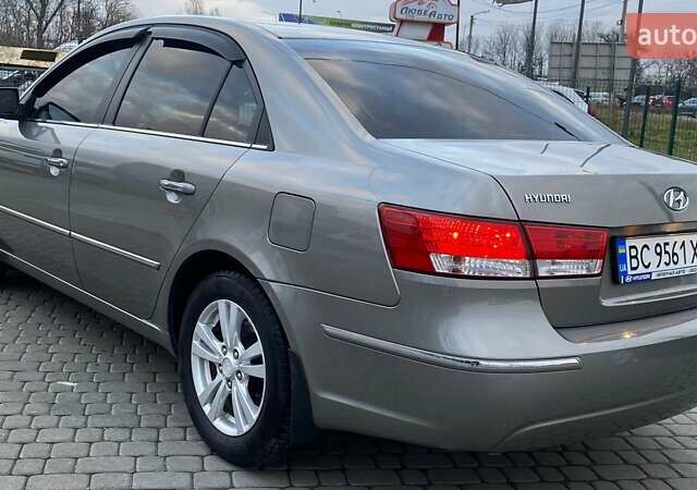 Серый Хендай Соната, объемом двигателя 2 л и пробегом 115 тыс. км за 7800 $, фото 8 на Automoto.ua