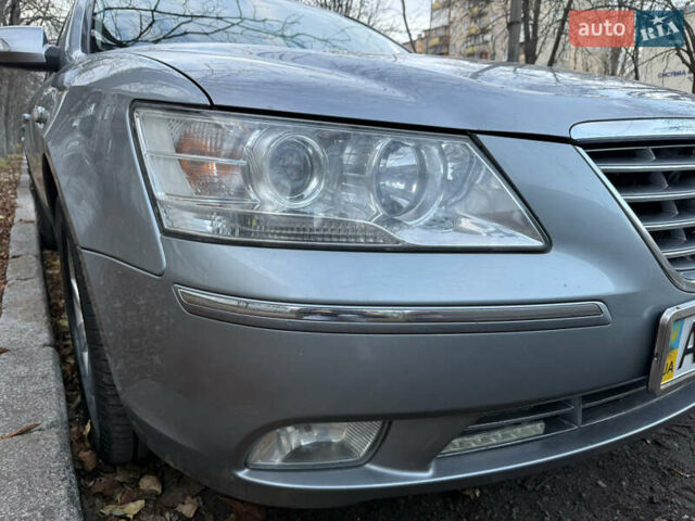 Серый Хендай Соната, объемом двигателя 2.4 л и пробегом 266 тыс. км за 8500 $, фото 11 на Automoto.ua