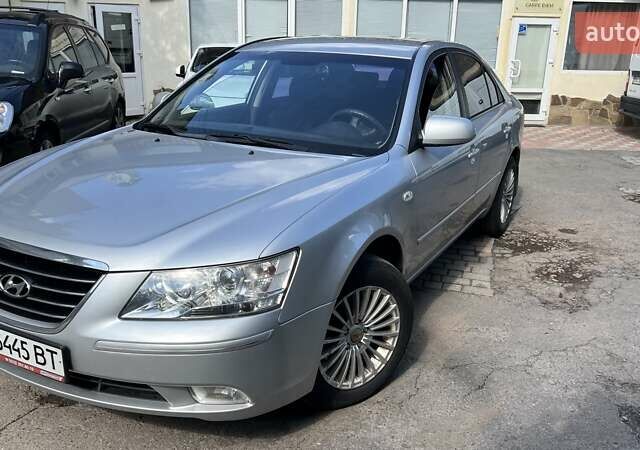 Хендай Соната 2008 в Львове на Automoto.ua Серый Хендай Соната, объемом двигателя 2 л и пробегом 99 тыс. км за 7100 $, фото 4 на Automoto.ua
