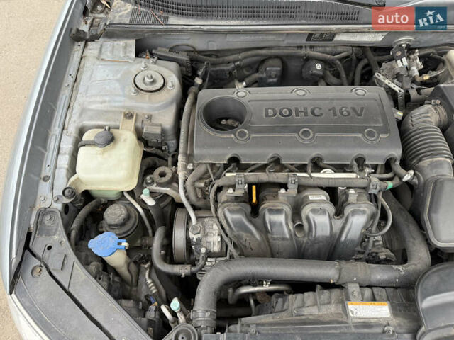 Серый Хендай Соната, объемом двигателя 2.4 л и пробегом 266 тыс. км за 8500 $, фото 27 на Automoto.ua