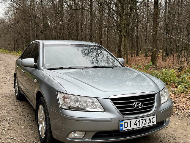 Серый Хендай Соната, объемом двигателя 2 л и пробегом 234 тыс. км за 5500 $, фото 2 на Automoto.ua
