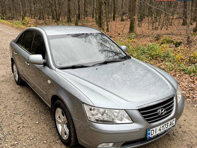 Серый Хендай Соната, объемом двигателя 2 л и пробегом 234 тыс. км за 5500 $, фото 3 на Automoto.ua