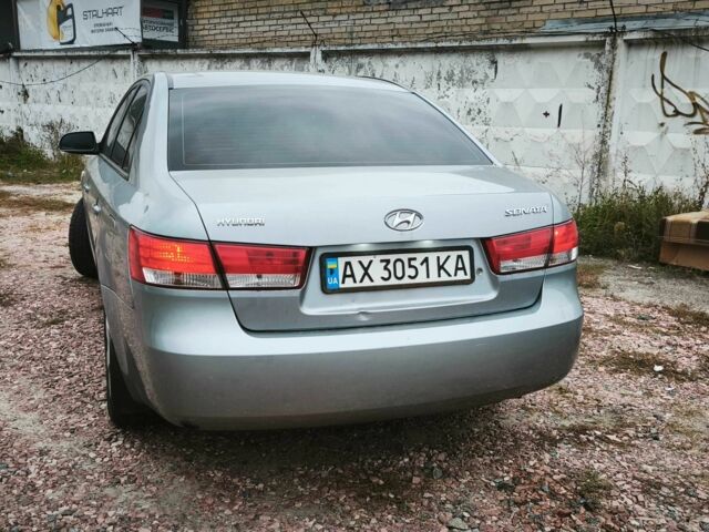 Хендай Соната 2008 у Києві на Automoto.ua Сірий Хендай Соната, об'ємом двигуна 2 л та пробігом 286 тис. км за 5499 $, фото 4 на Automoto.ua