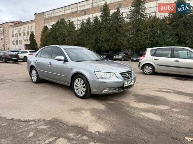 Серый Хендай Соната, объемом двигателя 2.4 л и пробегом 266 тыс. км за 8500 $, фото 2 на Automoto.ua