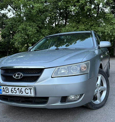 Сірий Хендай Соната, об'ємом двигуна 2.36 л та пробігом 197 тис. км за 6500 $, фото 3 на Automoto.ua