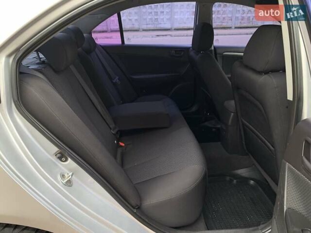 Хендай Соната 2008 в Киеве на Automoto.ua Серый Хендай Соната, объемом двигателя 2 л и пробегом 200 тыс. км за 5700 $, фото 40 на Automoto.ua