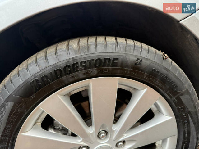 Серый Хендай Соната, объемом двигателя 2.4 л и пробегом 266 тыс. км за 8500 $, фото 54 на Automoto.ua