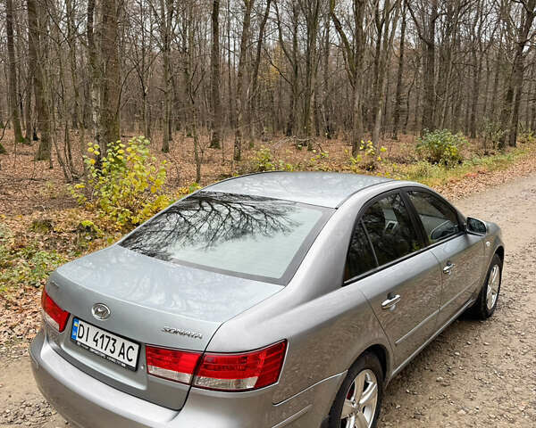 Серый Хендай Соната, объемом двигателя 2 л и пробегом 234 тыс. км за 5500 $, фото 14 на Automoto.ua