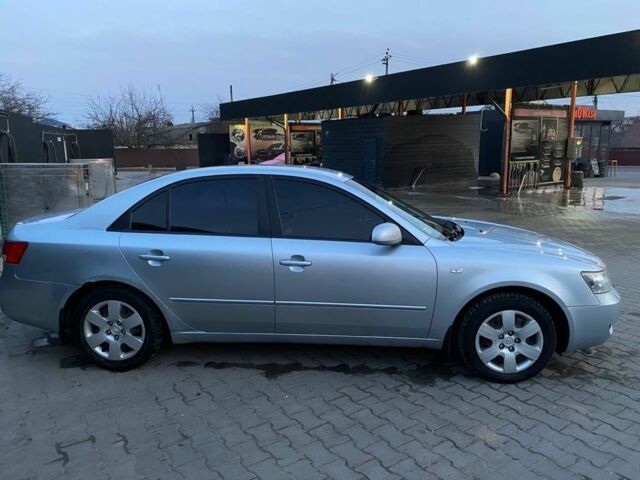 Серый Хендай Соната, объемом двигателя 2.4 л и пробегом 305 тыс. км за 3500 $, фото 22 на Automoto.ua