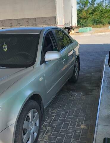 Хендай Соната 2008 у Запоріжжя на Automoto.ua Сірий Хендай Соната, об'ємом двигуна 2 л та пробігом 430 тис. км за 5500 $, фото 1 на Automoto.ua
