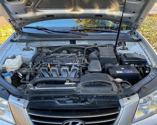 Серый Хендай Соната, объемом двигателя 2 л и пробегом 298 тыс. км за 5400 $, фото 22 на Automoto.ua