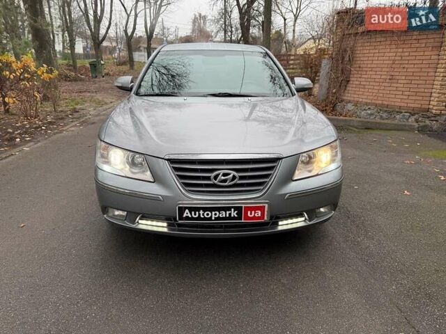 Серый Хендай Соната, объемом двигателя 2.4 л и пробегом 266 тыс. км за 6990 $, фото 1 на Automoto.ua