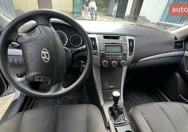 Хендай Соната 2008 в Львове на Automoto.ua Серый Хендай Соната, объемом двигателя 2 л и пробегом 99 тыс. км за 7100 $, фото 10 на Automoto.ua
