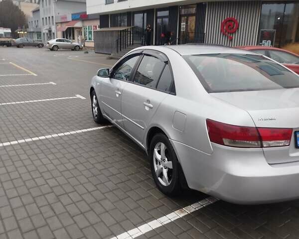 Сірий Хендай Соната, об'ємом двигуна 1.99 л та пробігом 350 тис. км за 6200 $, фото 7 на Automoto.ua