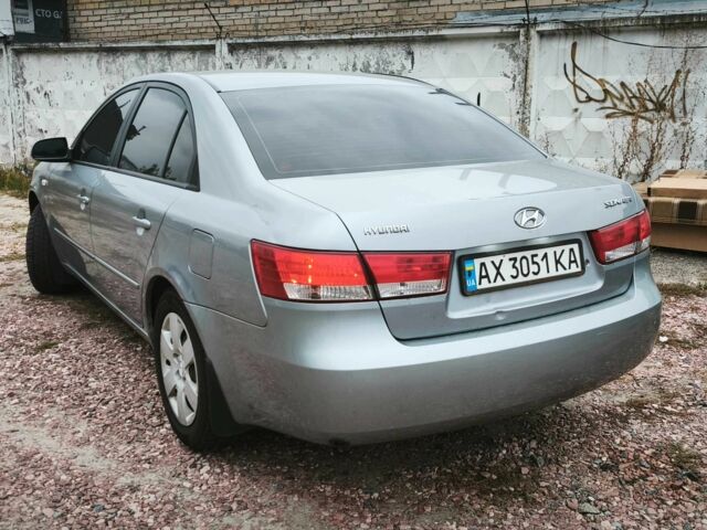 Хендай Соната 2008 у Києві на Automoto.ua Сірий Хендай Соната, об'ємом двигуна 2 л та пробігом 286 тис. км за 5499 $, фото 6 на Automoto.ua