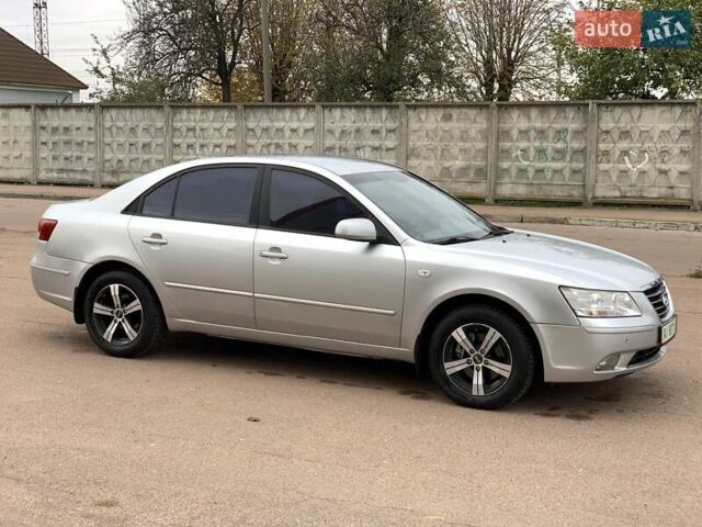 Хендай Соната 2008 в Киеве на Automoto.ua Серый Хендай Соната, объемом двигателя 2 л и пробегом 200 тыс. км за 5700 $, фото 22 на Automoto.ua