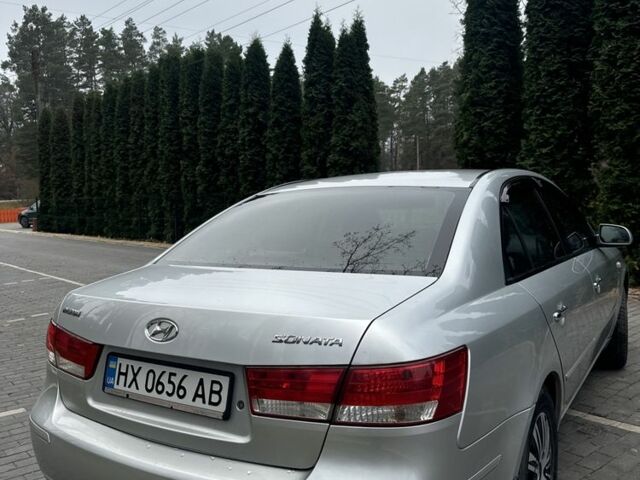 Серый Хендай Соната, объемом двигателя 2 л и пробегом 369 тыс. км за 5899 $, фото 2 на Automoto.ua