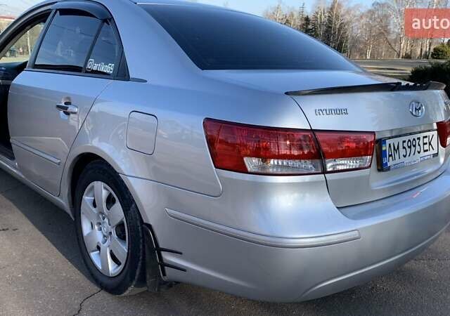 Серый Хендай Соната, объемом двигателя 2 л и пробегом 250 тыс. км за 7000 $, фото 2 на Automoto.ua