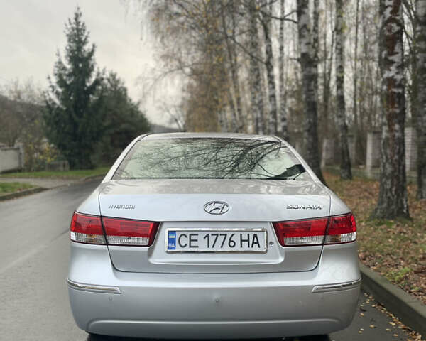 Серый Хендай Соната, объемом двигателя 2.36 л и пробегом 246 тыс. км за 6650 $, фото 3 на Automoto.ua