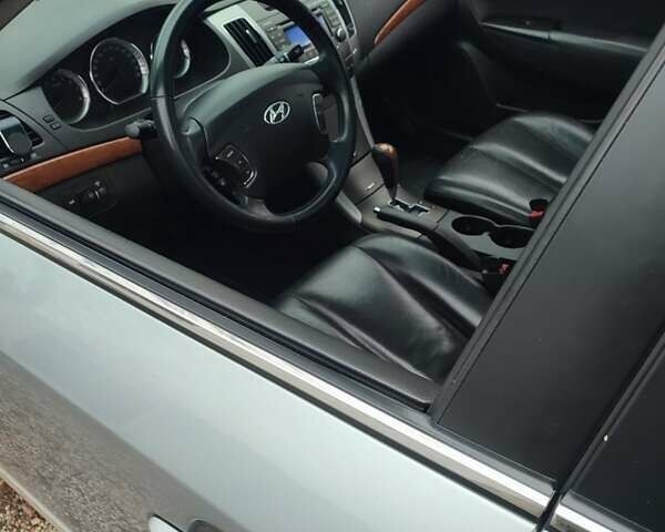 Сірий Хендай Соната, об'ємом двигуна 3.34 л та пробігом 280 тис. км за 7000 $, фото 7 на Automoto.ua