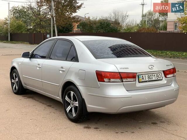 Хендай Соната 2008 в Киеве на Automoto.ua Серый Хендай Соната, объемом двигателя 2 л и пробегом 200 тыс. км за 5700 $, фото 12 на Automoto.ua