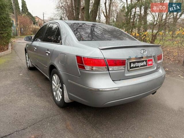 Серый Хендай Соната, объемом двигателя 2.4 л и пробегом 266 тыс. км за 6990 $, фото 6 на Automoto.ua