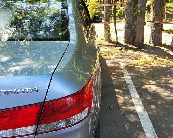Хендай Соната 2008 у Одесі на Automoto.ua Сірий Хендай Соната, об'ємом двигуна 2 л та пробігом 328 тис. км за 5900 $, фото 5 на Automoto.ua