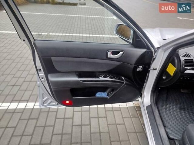 Сірий Хендай Соната, об'ємом двигуна 1.99 л та пробігом 350 тис. км за 6200 $, фото 12 на Automoto.ua