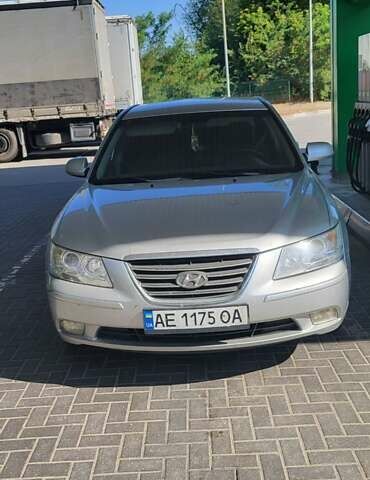 Хендай Соната 2008 у Запоріжжя на Automoto.ua Сірий Хендай Соната, об'ємом двигуна 2 л та пробігом 430 тис. км за 5500 $, фото 3 на Automoto.ua