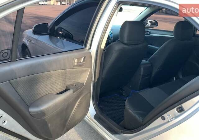 Серый Хендай Соната, объемом двигателя 2 л и пробегом 250 тыс. км за 7000 $, фото 8 на Automoto.ua